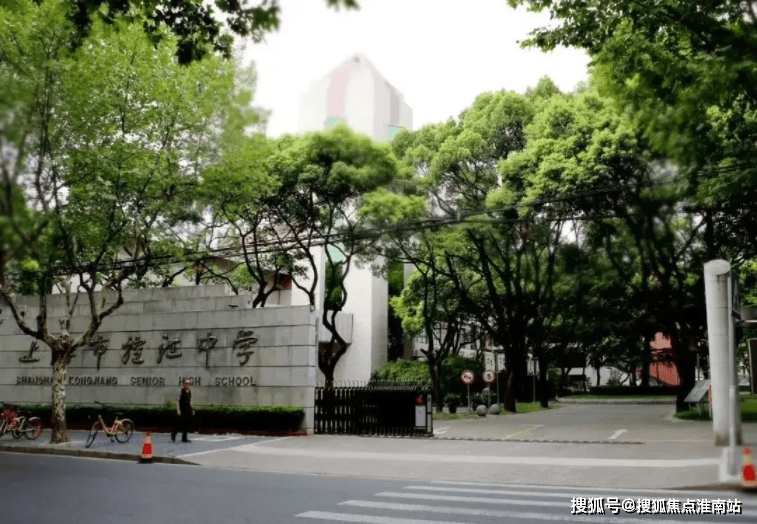 楼处地理位置-_户型图_价格_容积率_楼盘简介_小区环境_户型配套bsports2025翎翠滨江(售楼处电话)首页网站-翎翠滨江售(图1)