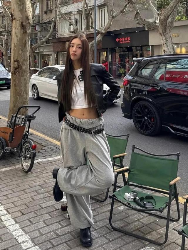 i 的 Clean Fit 穿搭 + 拍照速成法B—sports必一懒人必看!时尚博主HYel(图1)